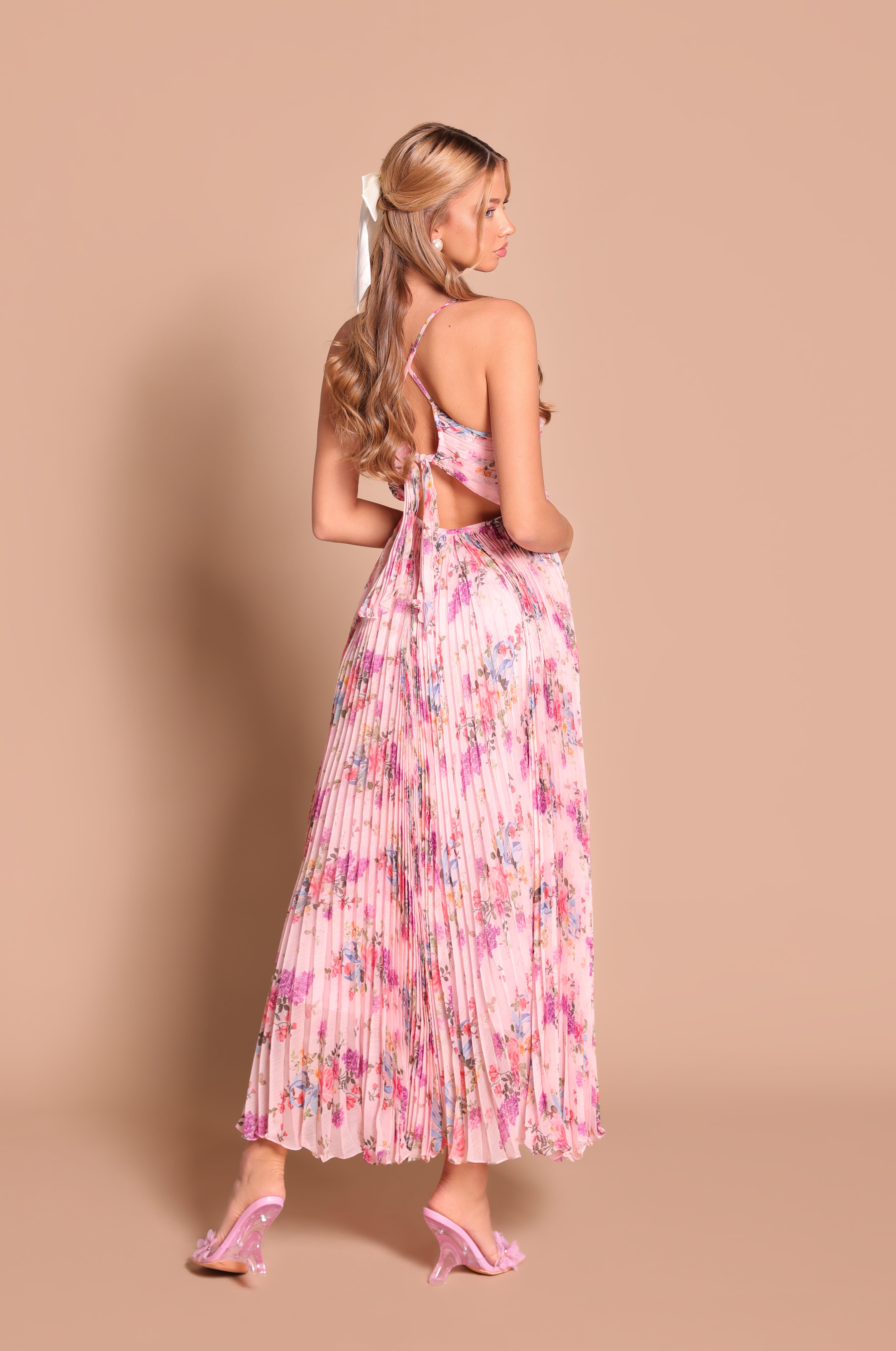 Blush pink floral pleated maxi dress with spaghetti straps 